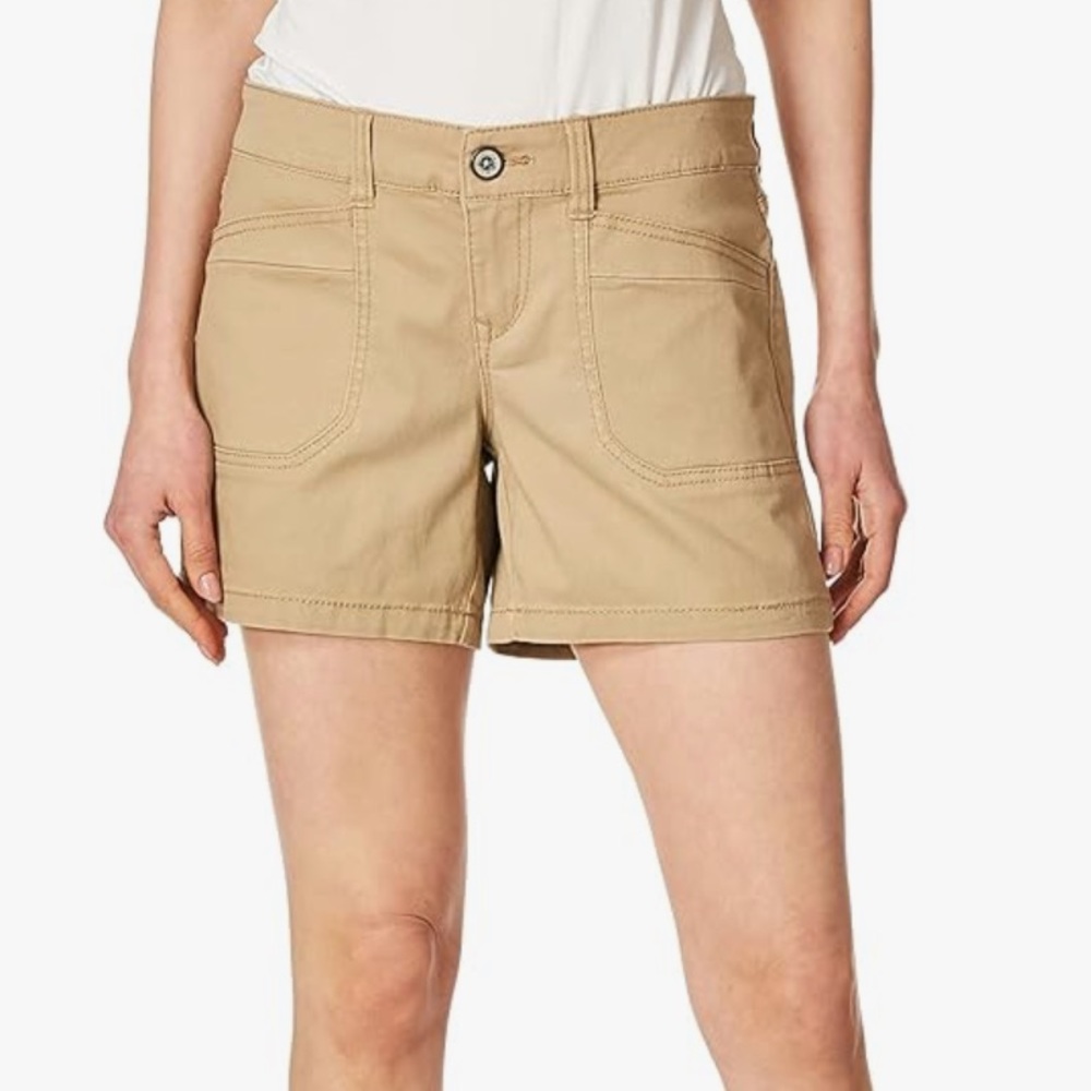 UNIONBAY Women's Darcy Stretch 5" Inseam Khaki shorts size 11 NWT